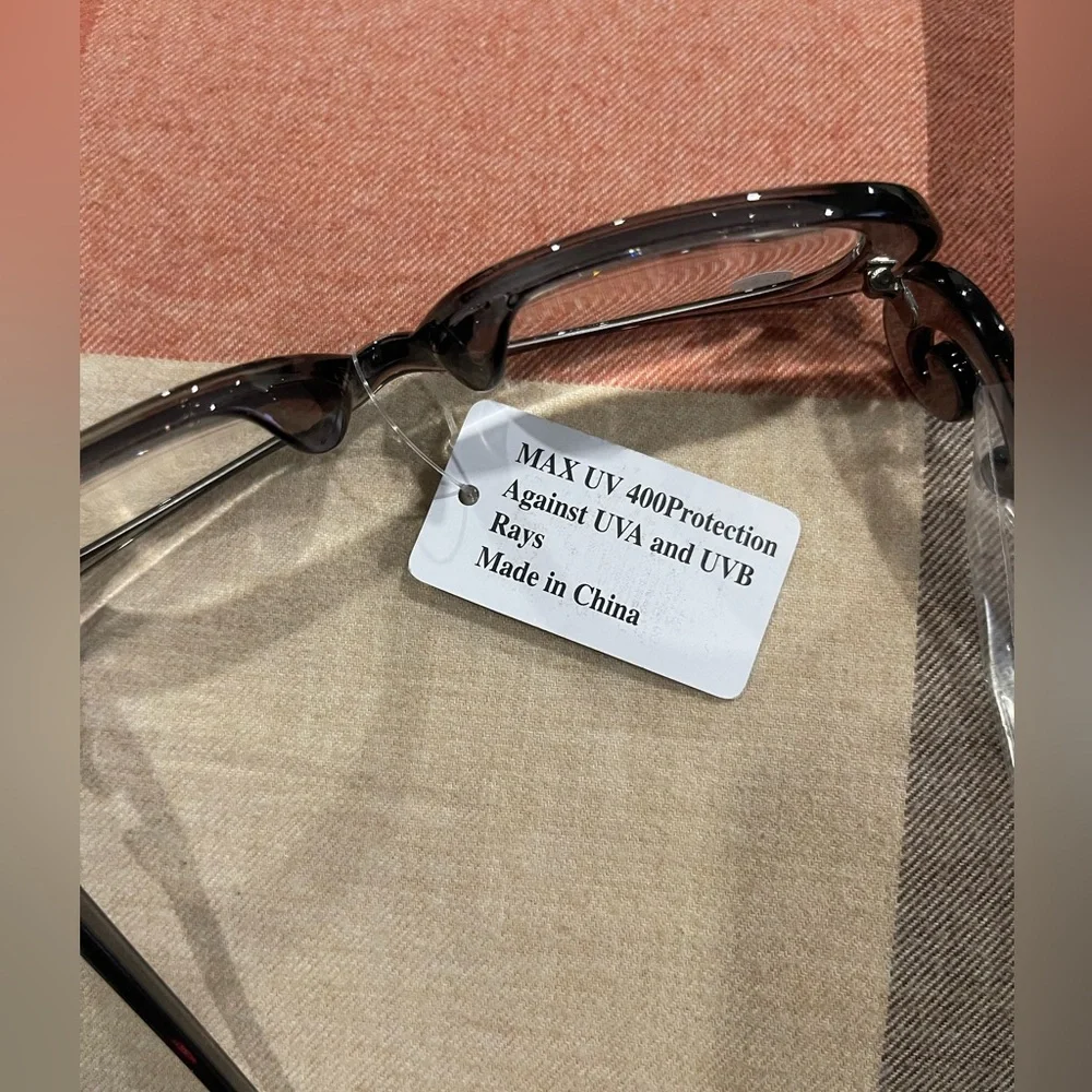 N/A elegant glasses